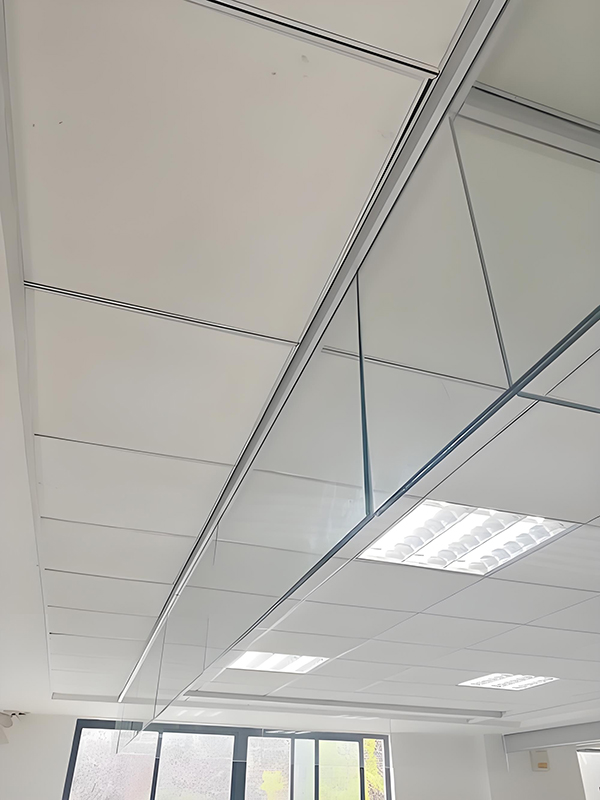 民丰玻璃民丰挡烟垂壁