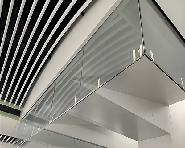 民丰玻璃民丰挡烟垂壁