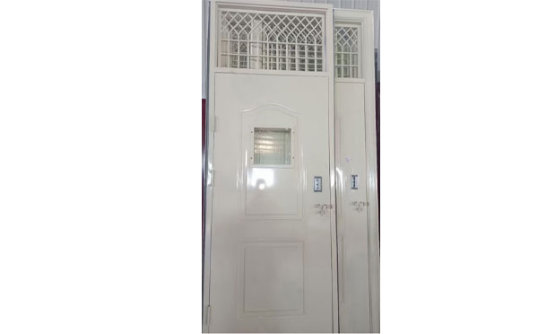 民丰学校教室门