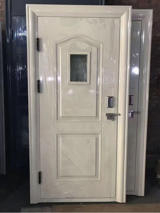 民丰学校教室门