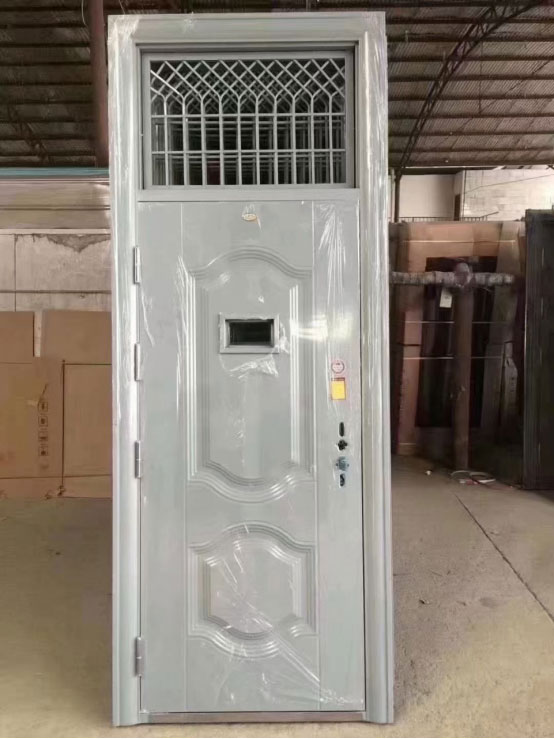 民丰学校教室门