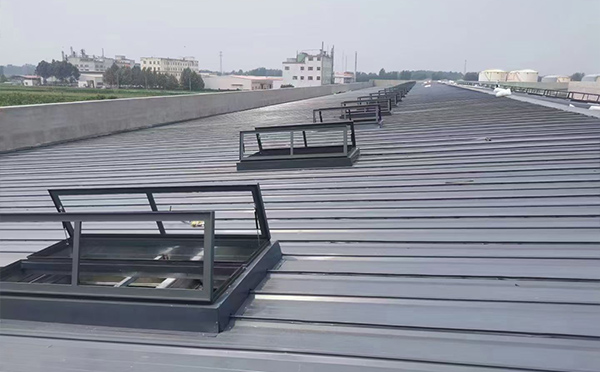 某中学室内体育馆民丰排烟窗改造项目