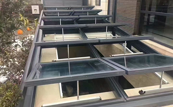 某轨道交通车辆维修车间民丰排烟窗应用