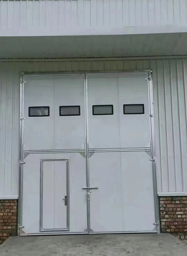 民丰工业门在设备装配车间出入口的实施记录