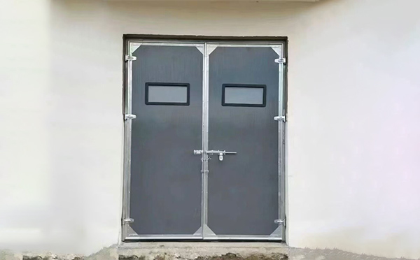 民丰工业门在高温作业区域的运行表现